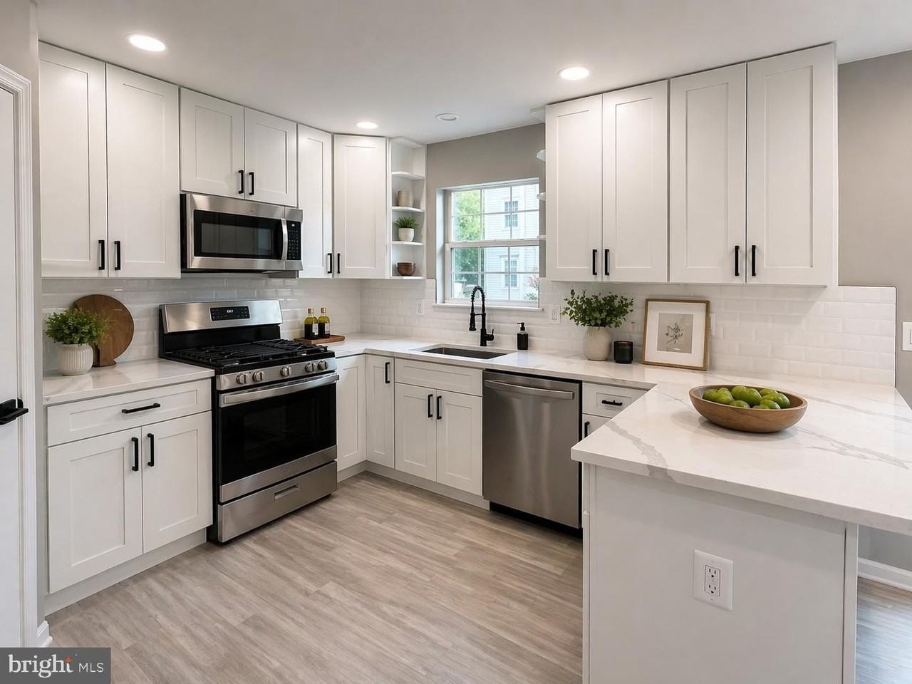 9016 Lake Largo Dr - Photo 2 of 16