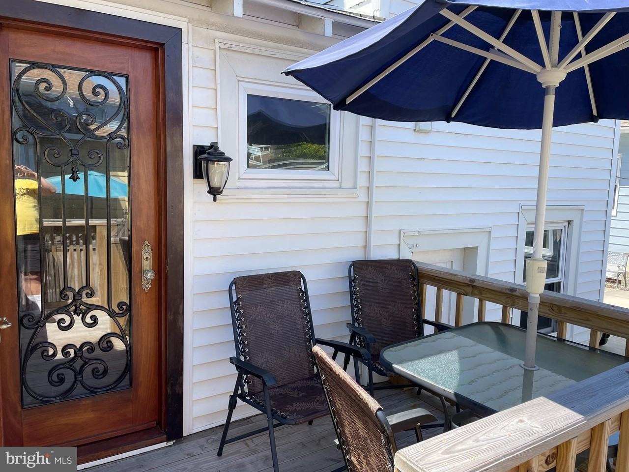 7103 Ventnor Ave - Photo 7 of 34