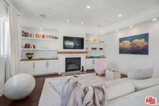 1316 Amherst Ave #402 - Photo 3 of 8