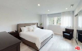 10331 La Grange Ave - Photo 7 of 8