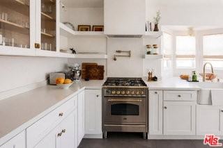 1916 W 94th St - Photo 7 of 8