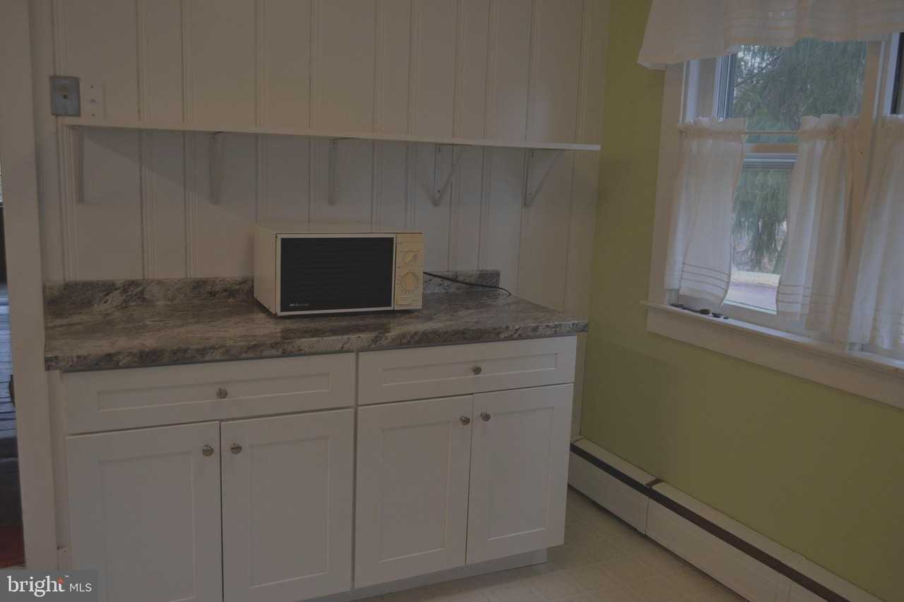 7340 Ferry Rd - Photo 6 of 31