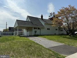 featured image of 5 Nickelhill Ln