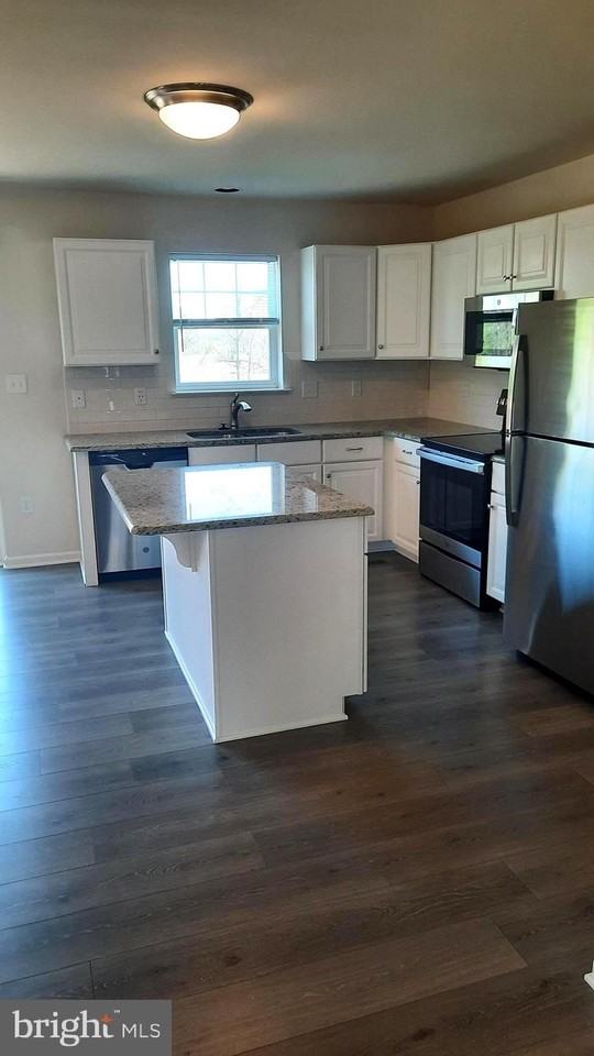 837 Admirals Quay Dr - Photo 4 of 16