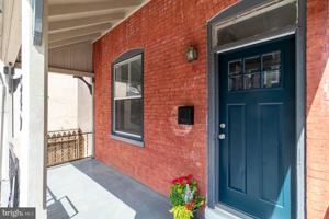 featured image of 549 Spruce St