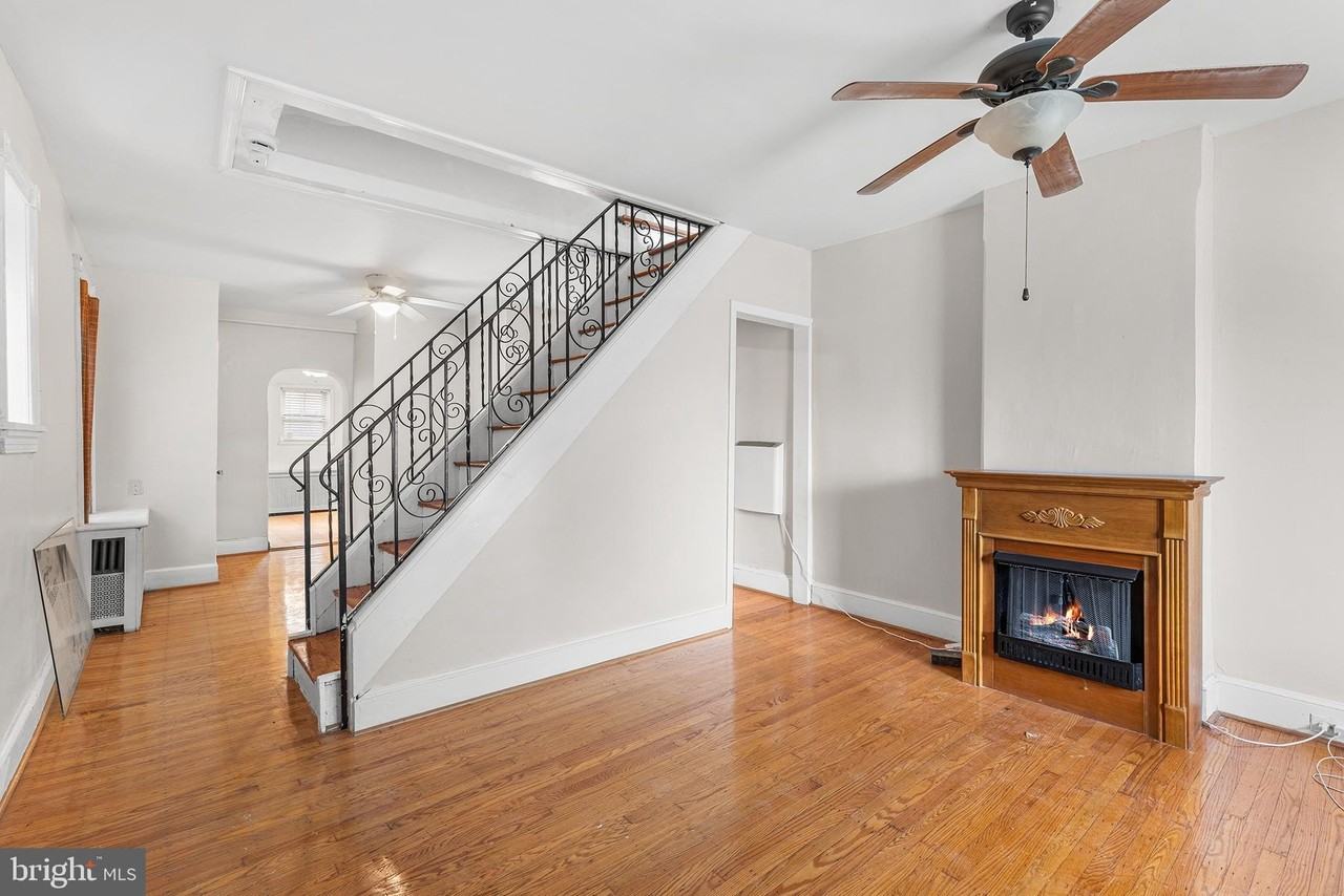 345 W Mount Pleasant Ave - Photo 3 of 28