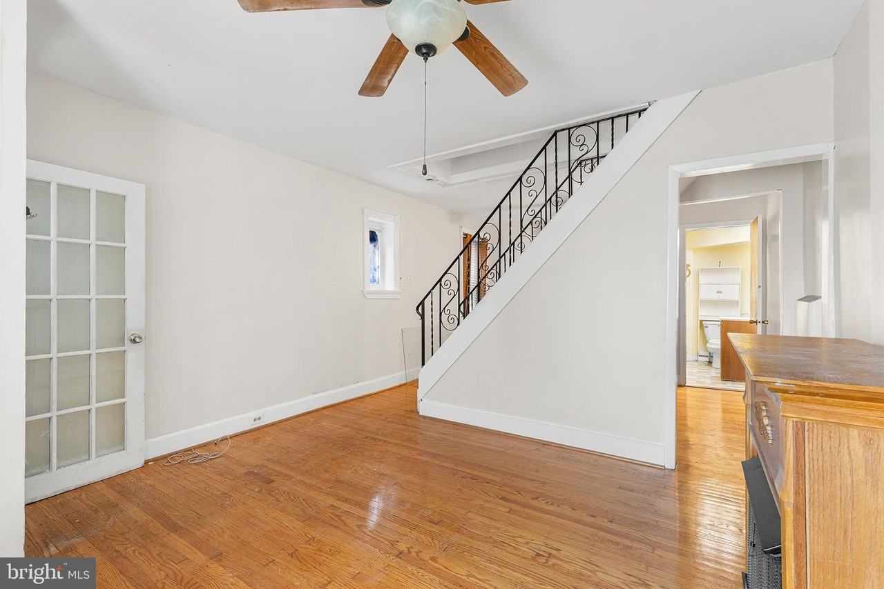 345 W Mount Pleasant Ave - Photo 5 of 28