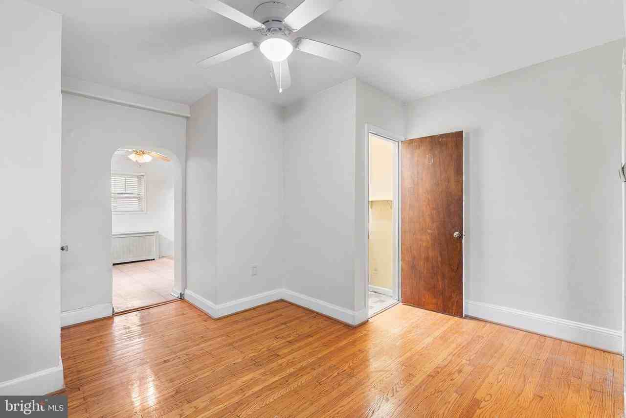 345 W Mount Pleasant Ave - Photo 7 of 28