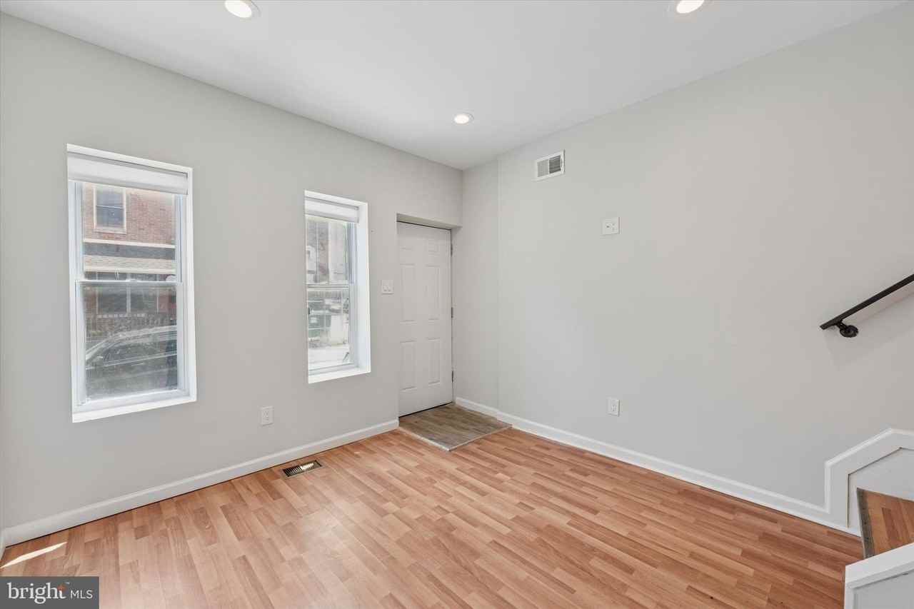 3957 Mount Vernon St - Photo 5 of 14