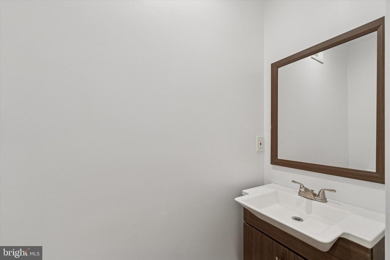 3957 Mount Vernon St - Photo 7 of 14