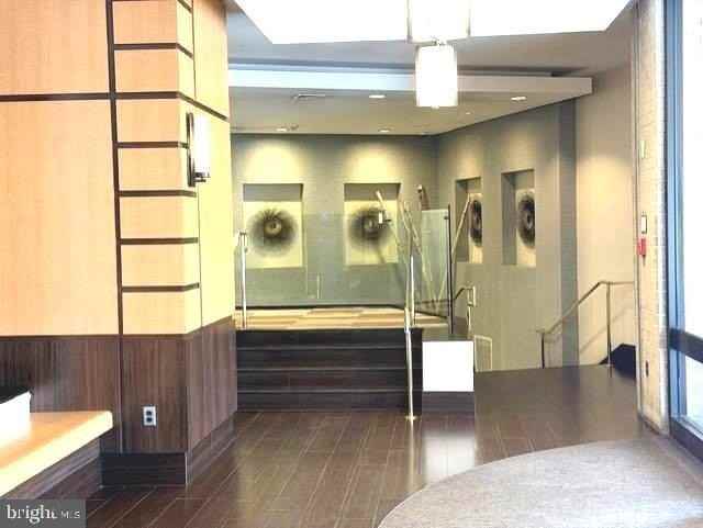 307 Yoakum Pkwy #310 - Photo 5 of 36