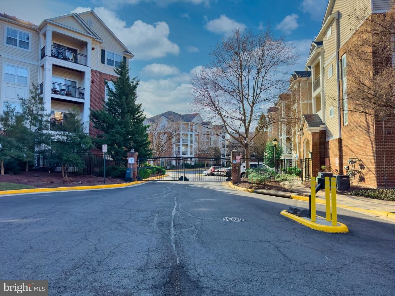 12957 Centre Park Cir #105 - Photo 2 of 37