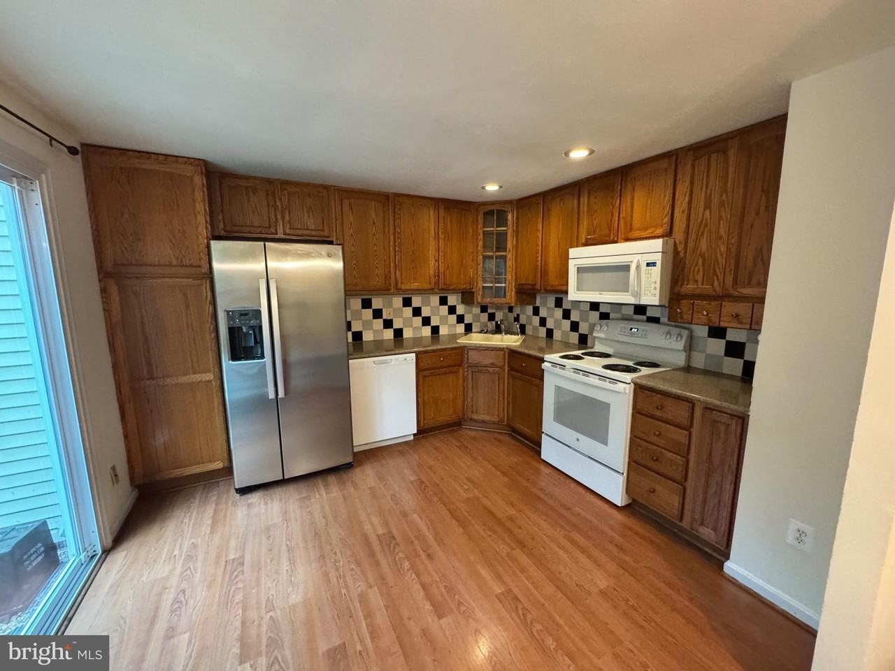 2922 Amberleigh Way - Photo 5 of 22