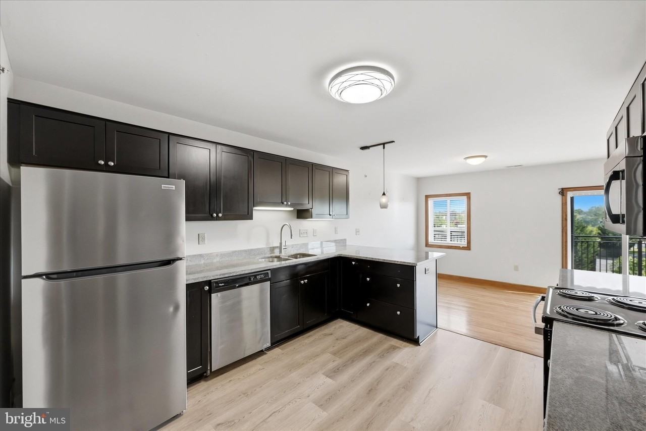 443 Millwood Ave #4 - Photo 2 of 15