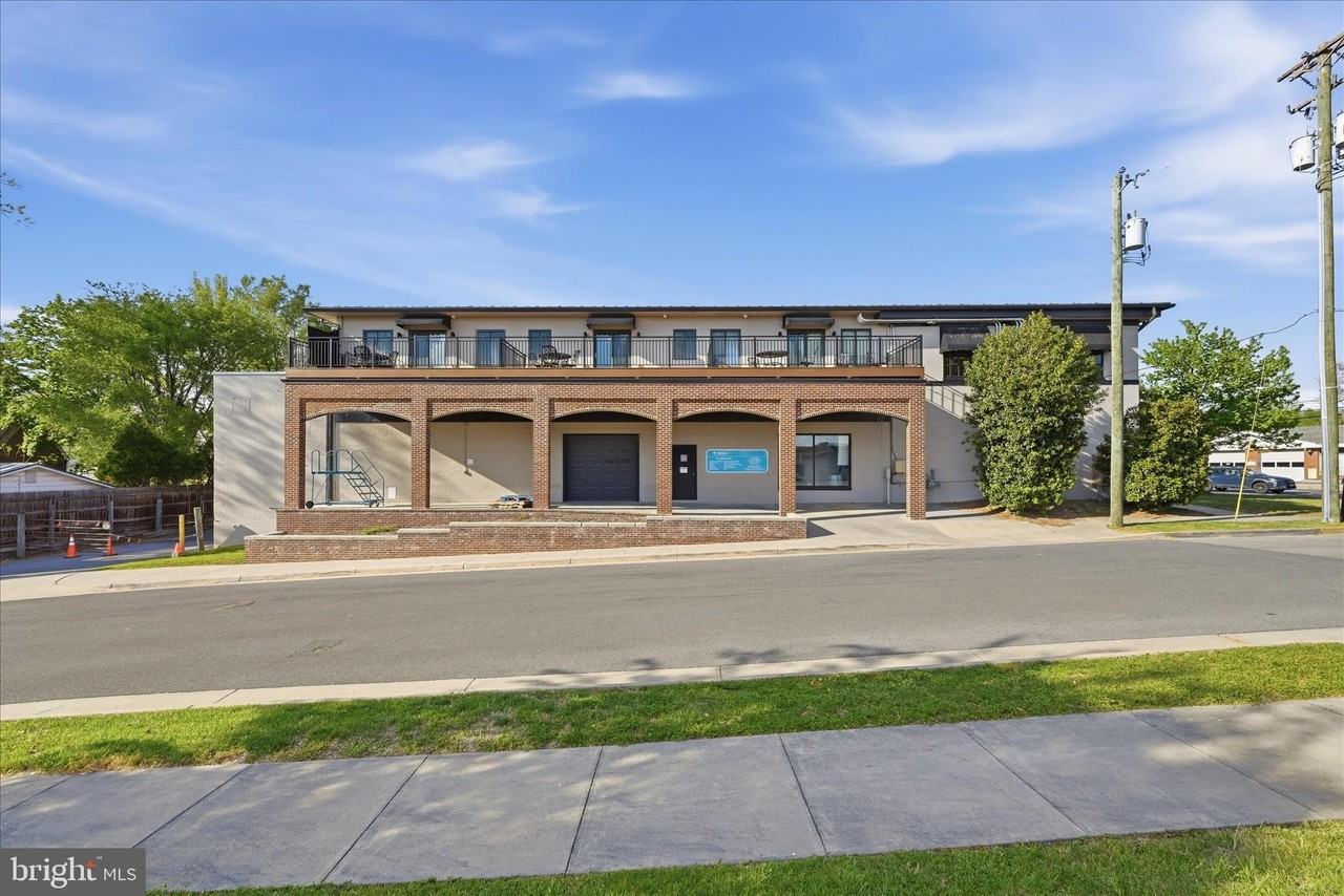 443 Millwood Ave #4 - Photo 3 of 15