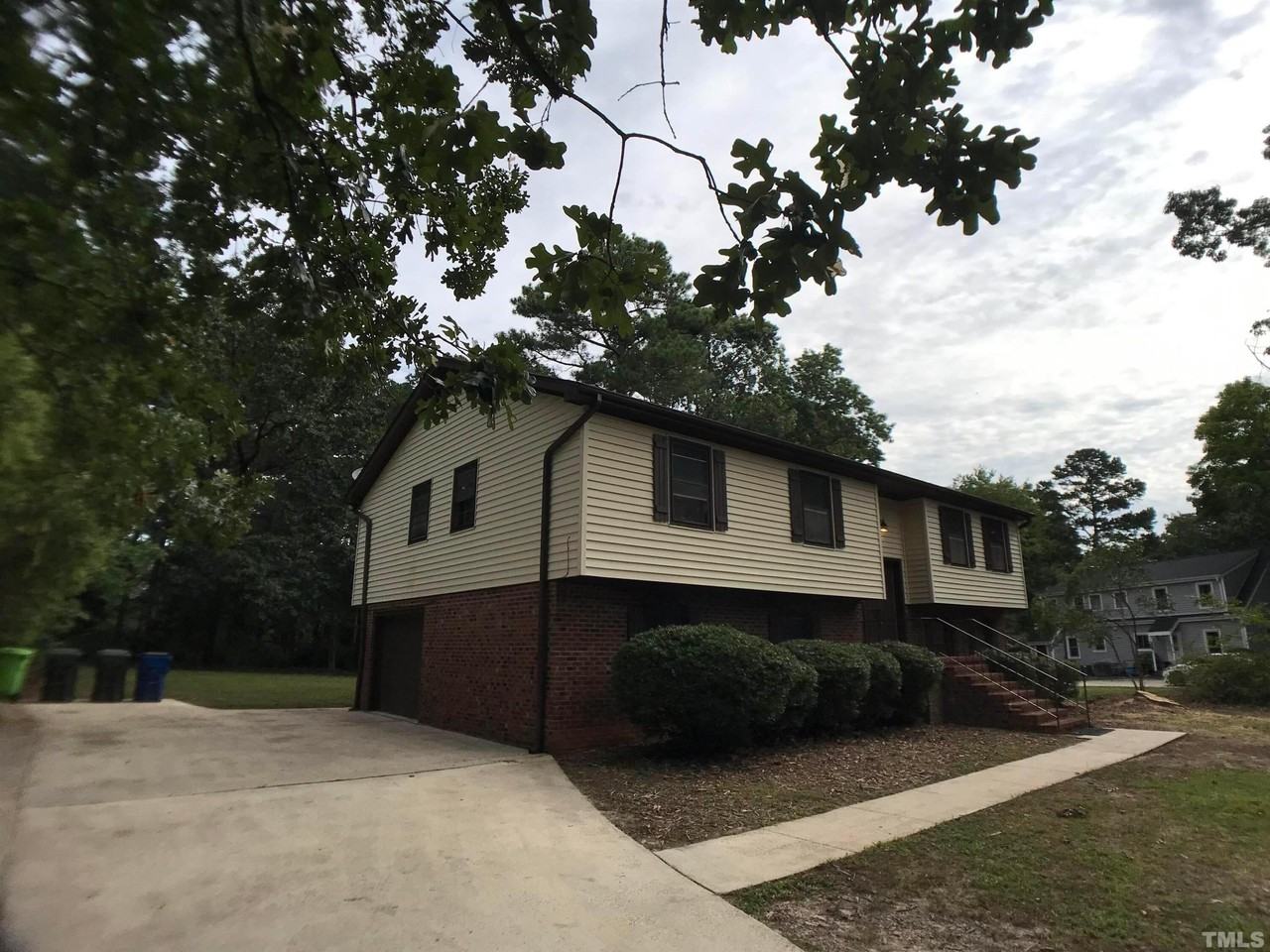 4004 Pepperton Dr - Photo 2 of 21