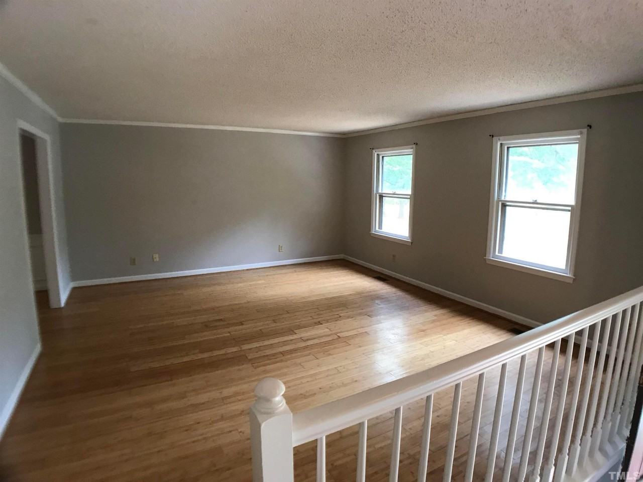 4004 Pepperton Dr - Photo 3 of 21