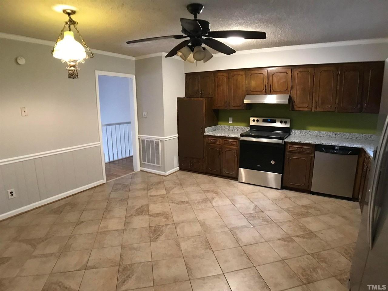 4004 Pepperton Dr - Photo 6 of 21