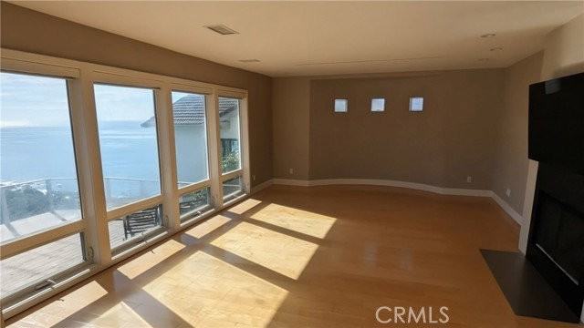 661 Nyes Pl - Photo 3 of 8