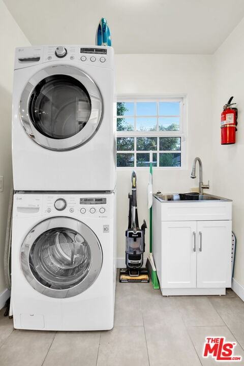 8345 White Oak Ave - Photo 4 of 8