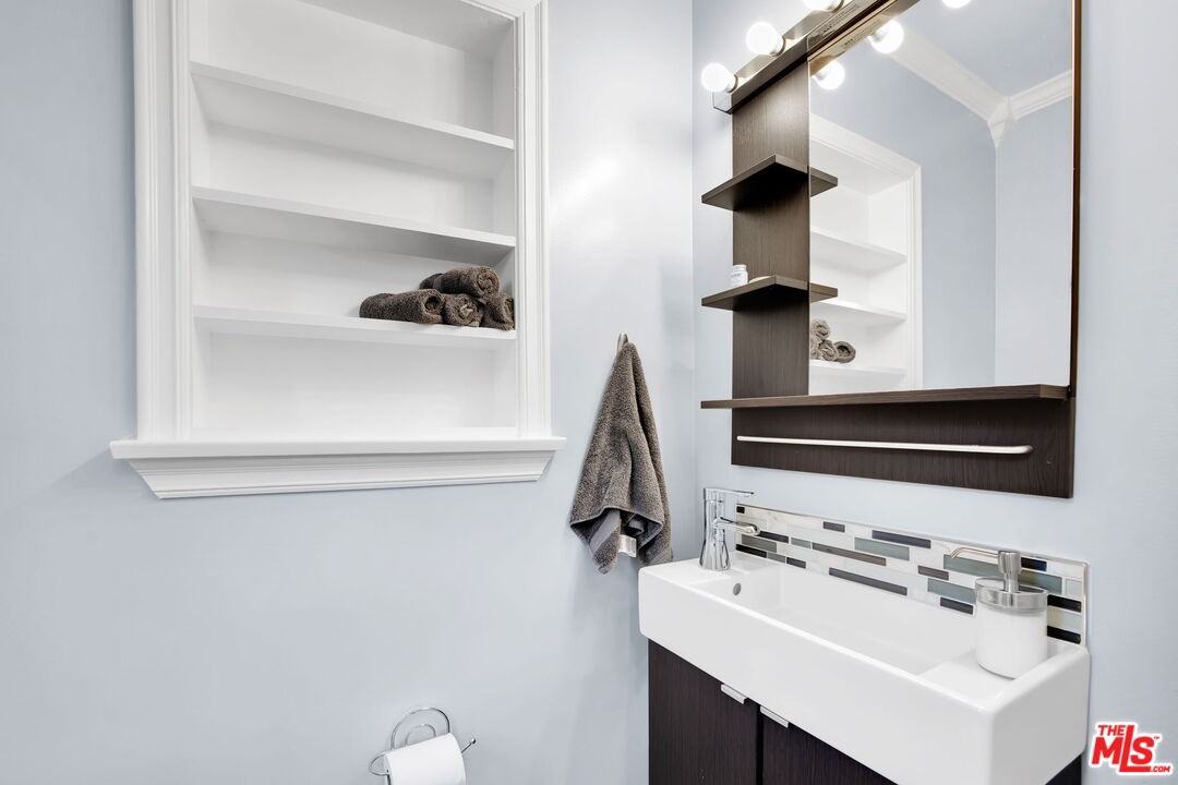 8345 White Oak Ave - Photo 5 of 8