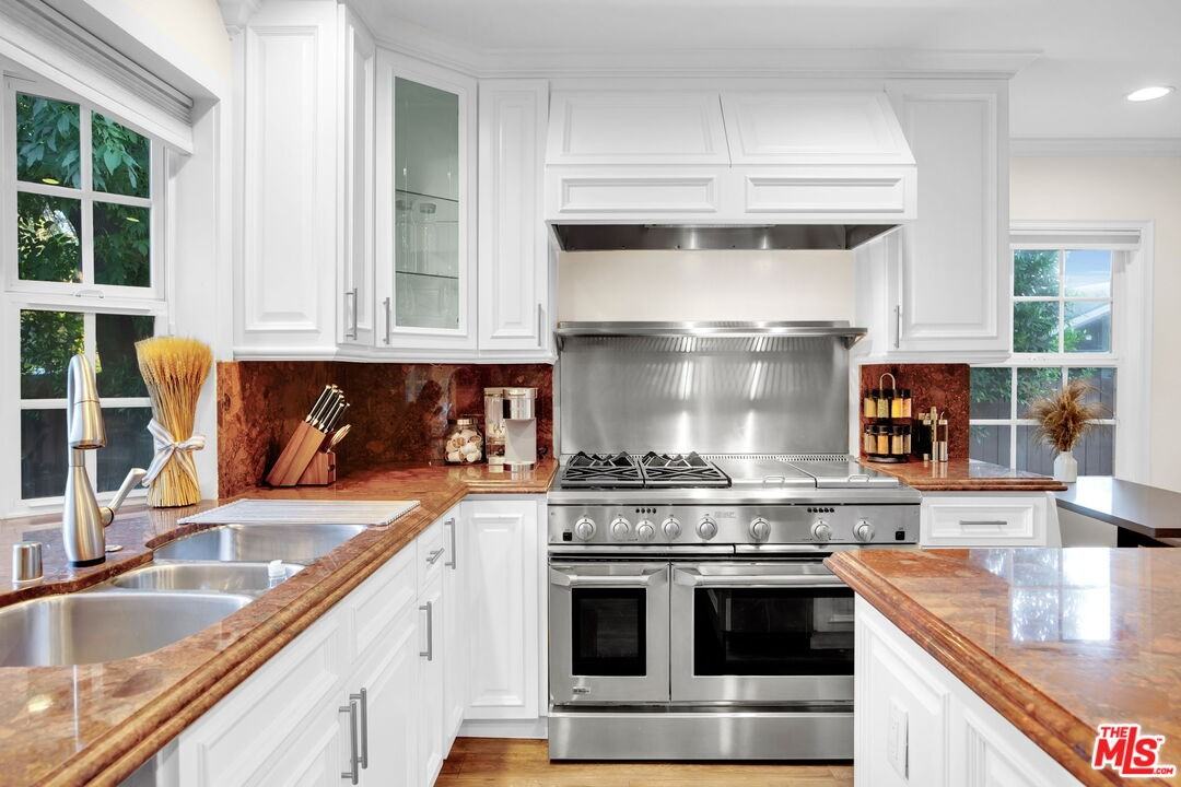 8345 White Oak Ave - Photo 6 of 8