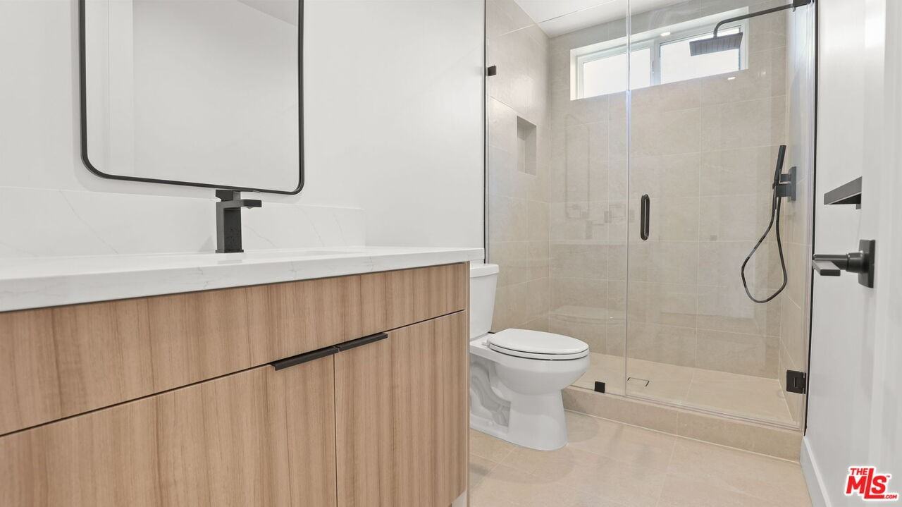 10844 Peach Grove St - Photo 4 of 8