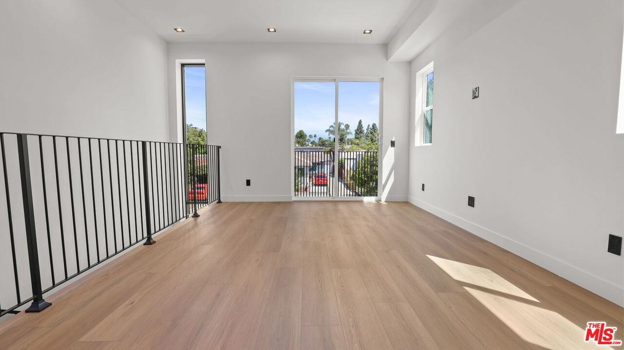 10844 Peach Grove St - Photo 6 of 8