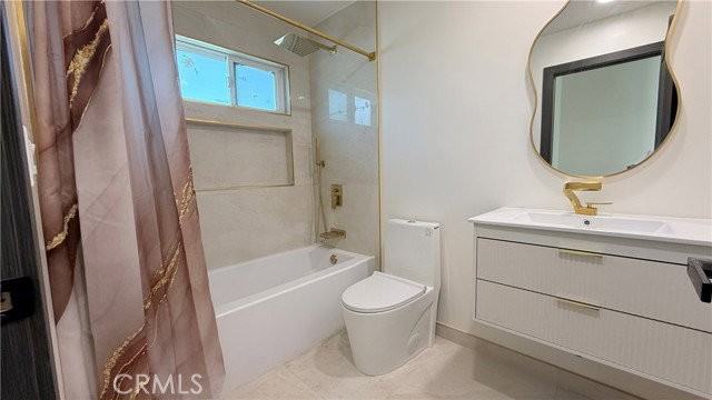 16015 Acre St - Photo 2 of 8