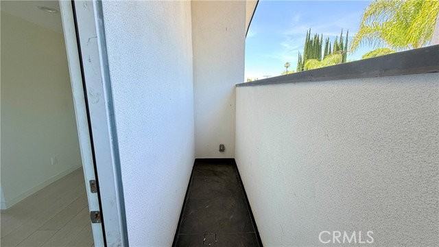 16015 Acre St - Photo 3 of 8