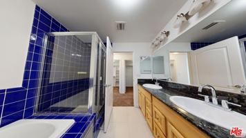 featured image of 11622 Oxnard St