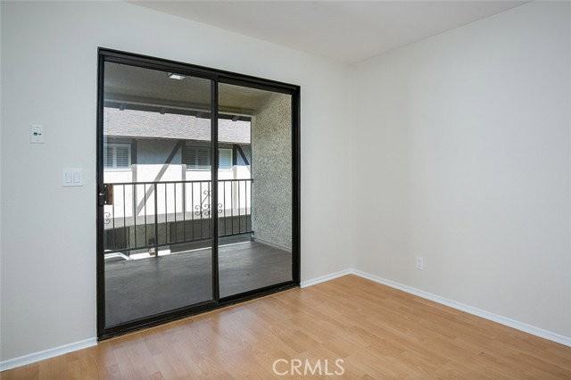 402 El Centro St - Photo 2 of 8