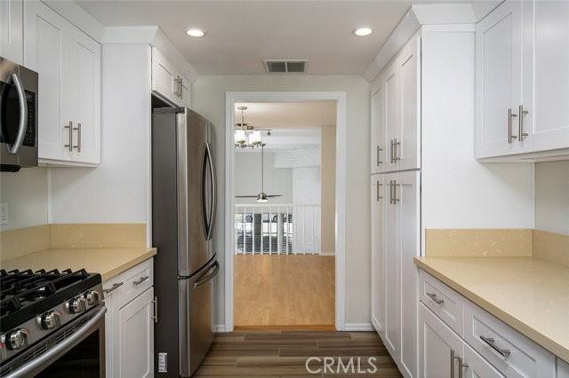 402 El Centro St - Photo 3 of 8