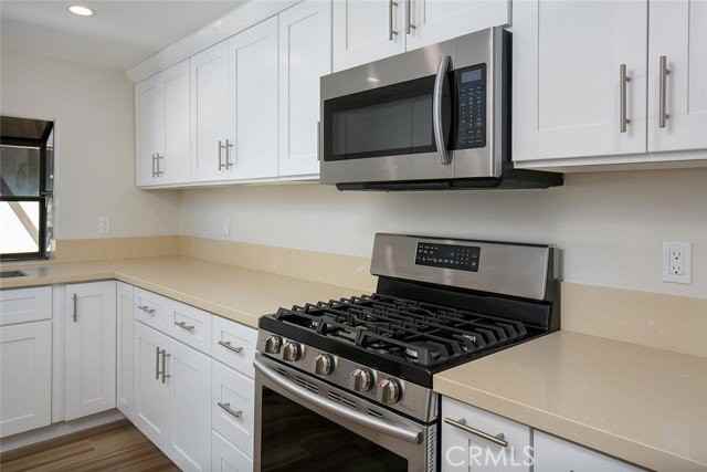 402 El Centro St - Photo 4 of 8