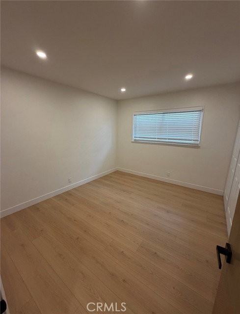 10024 Norwich Ave - Photo 2 of 8