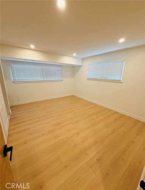 10024 Norwich Ave - Photo 3 of 8