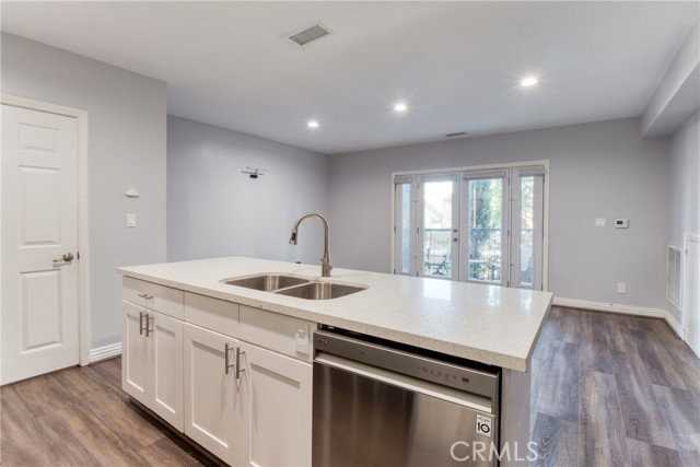 7794 Skyhill Dr - Photo 3 of 8