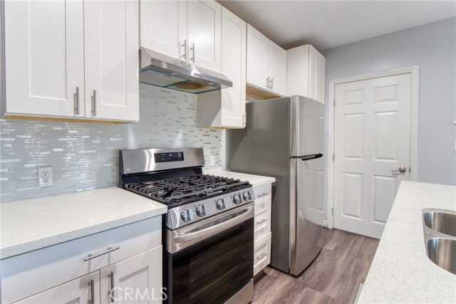 7794 Skyhill Dr - Photo 5 of 8