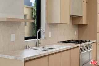 428 Arnaz Dr - Photo 3 of 8