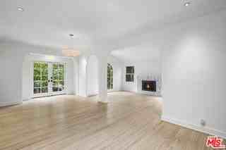 435 Westmount Dr - Photo 2 of 8