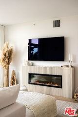 13700 Marina Pointe Dr #704 - Photo 3 of 8