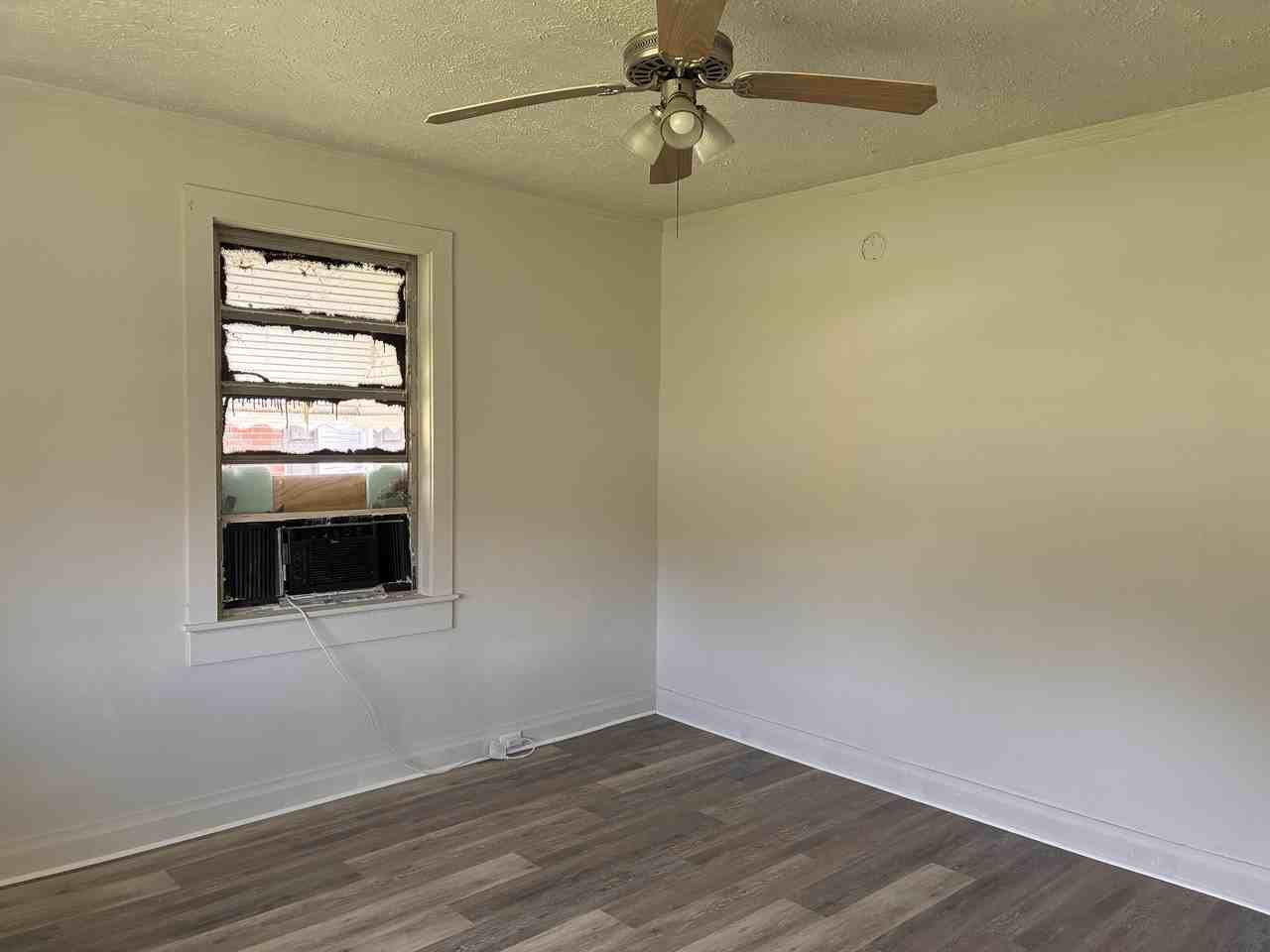 1226 Sizemore St #1 - Photo 5 of 13