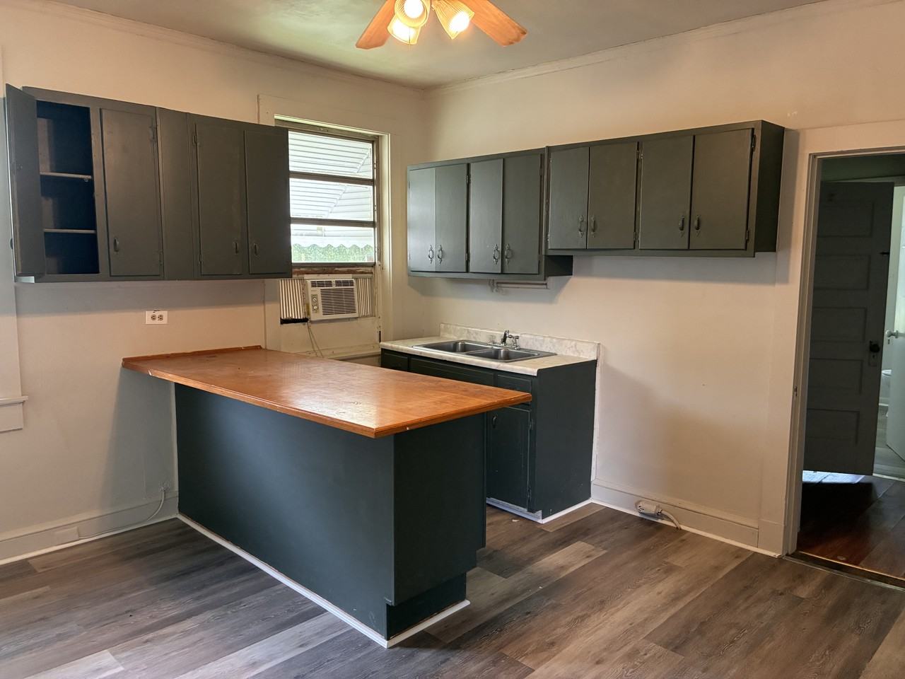 1226 Sizemore St #1 - Photo 6 of 13