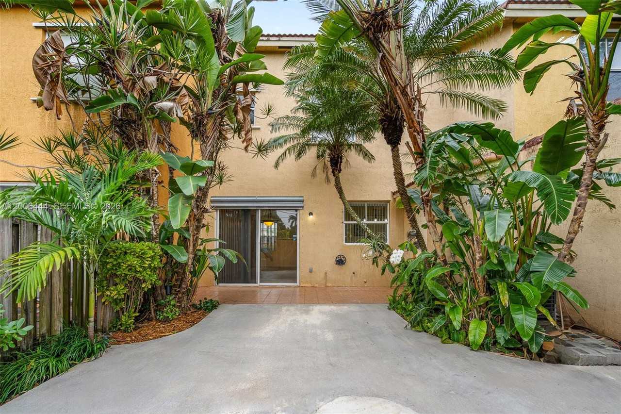 627 E Mowry Ct - Photo 6 of 8