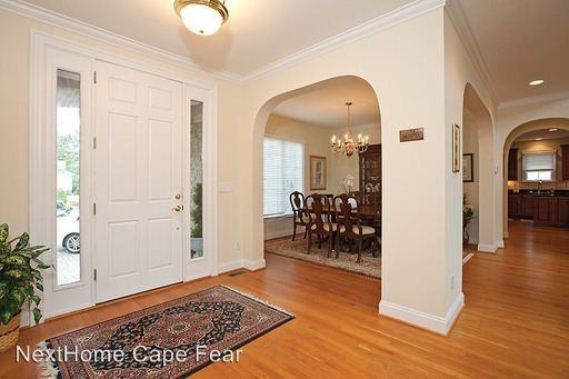 8904 Woodcreek Cir - Photo 2 of 44