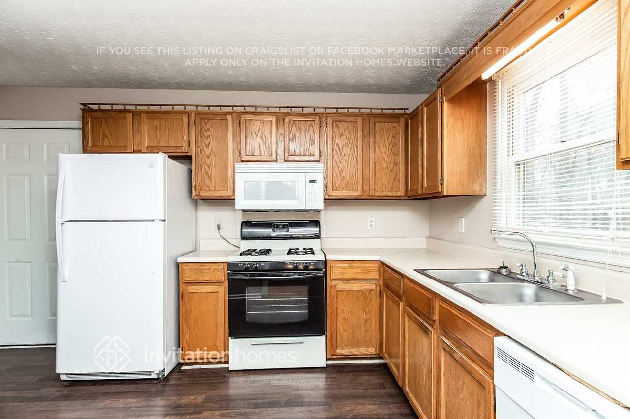 3302 Glynn Mill Dr - Photo 4 of 21