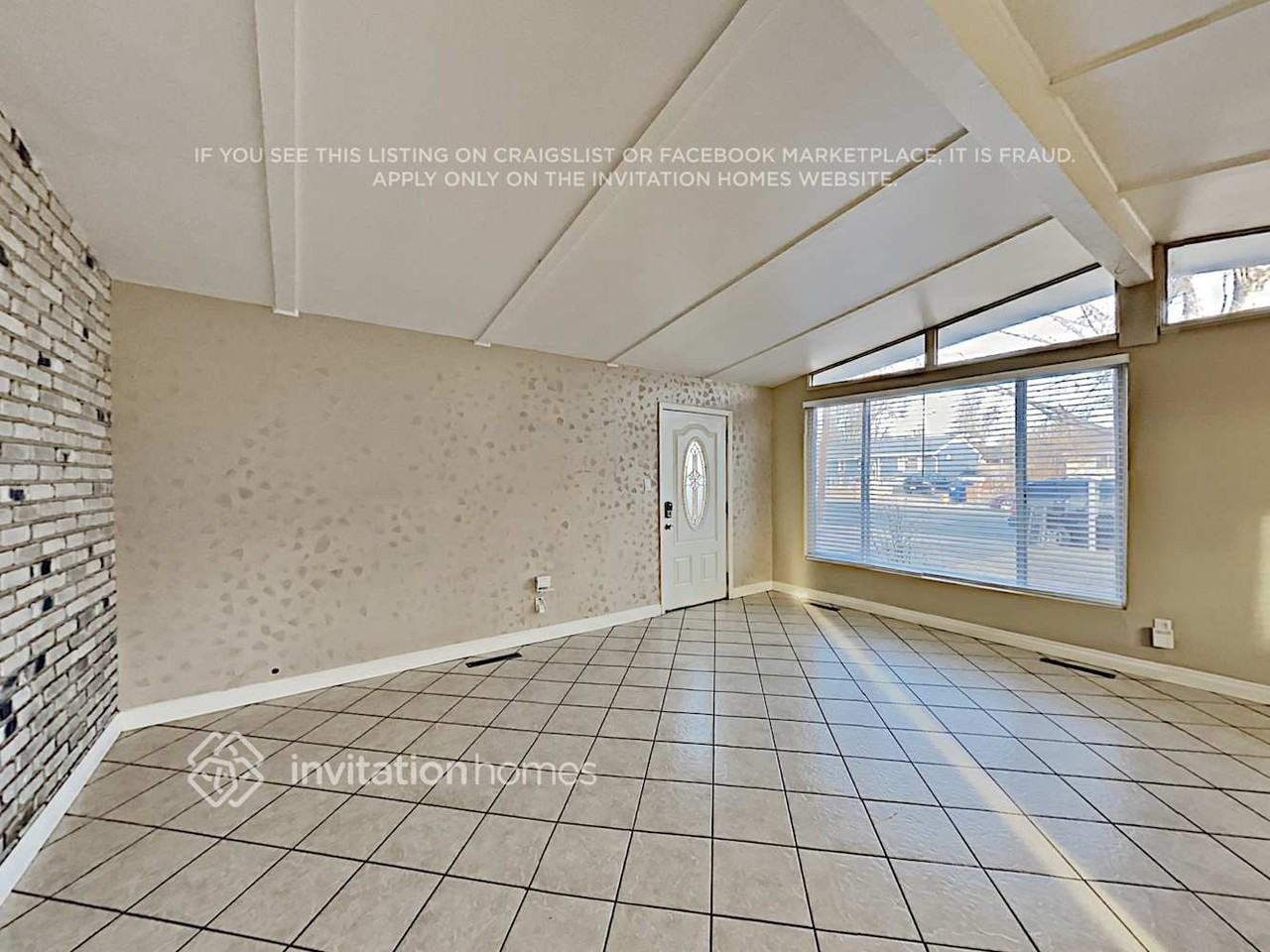 190 Campo St - Photo 3 of 16