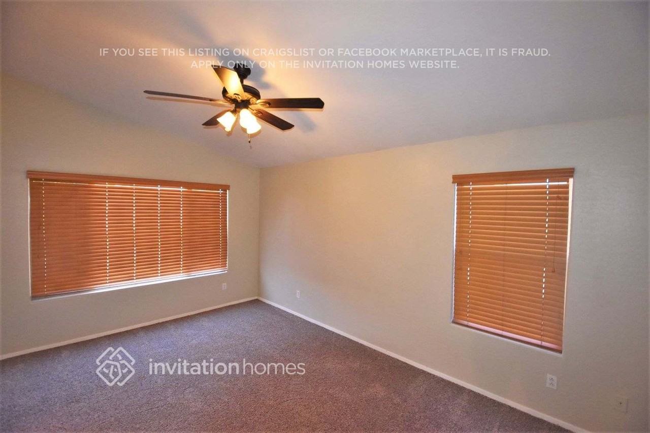 8134 W Hilton Ave - Photo 6 of 11