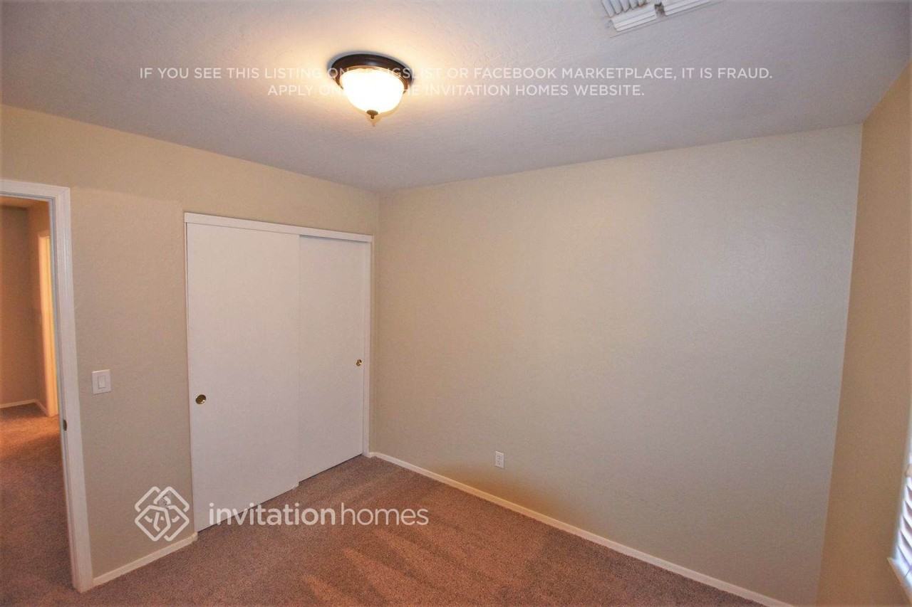 8134 W Hilton Ave - Photo 7 of 11