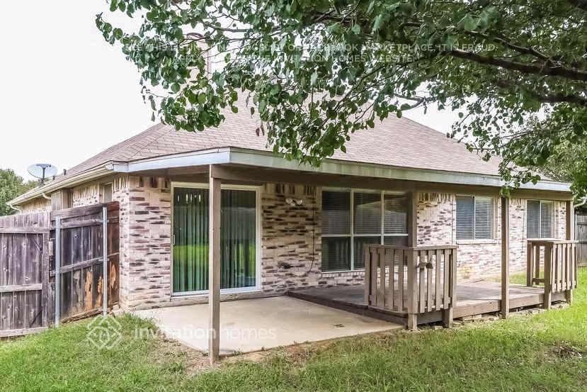 2702 Whetstone Dr - Photo 5 of 7